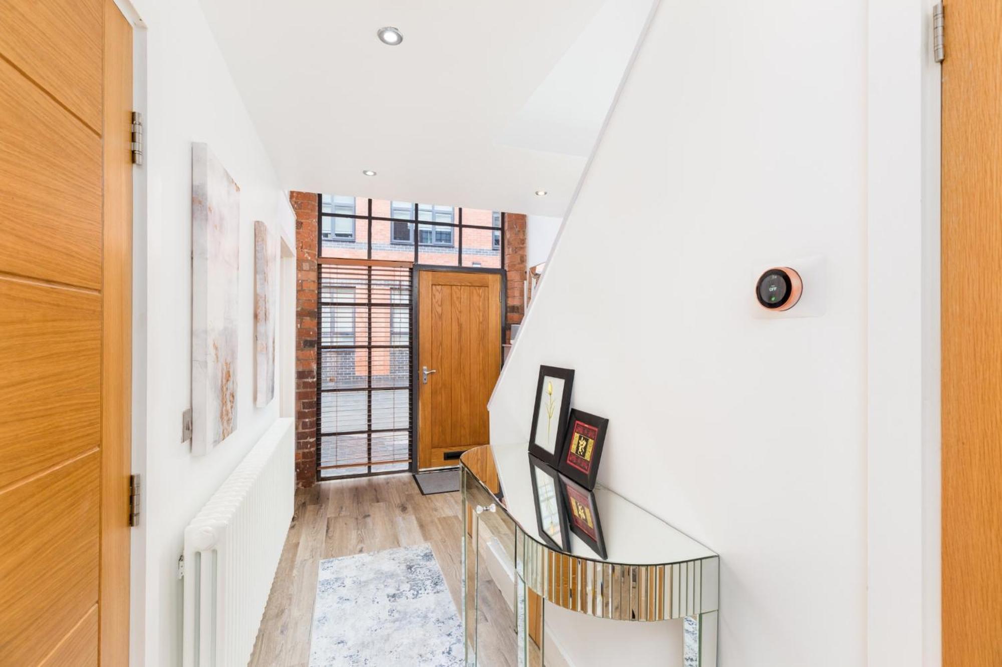 High End Luxury Townhouse In Jq, 4 Bedrooms, Flat Screen Tv In All Rooms, Free Parking, Near Birmingham City Centre Deposit Required Eksteriør billede