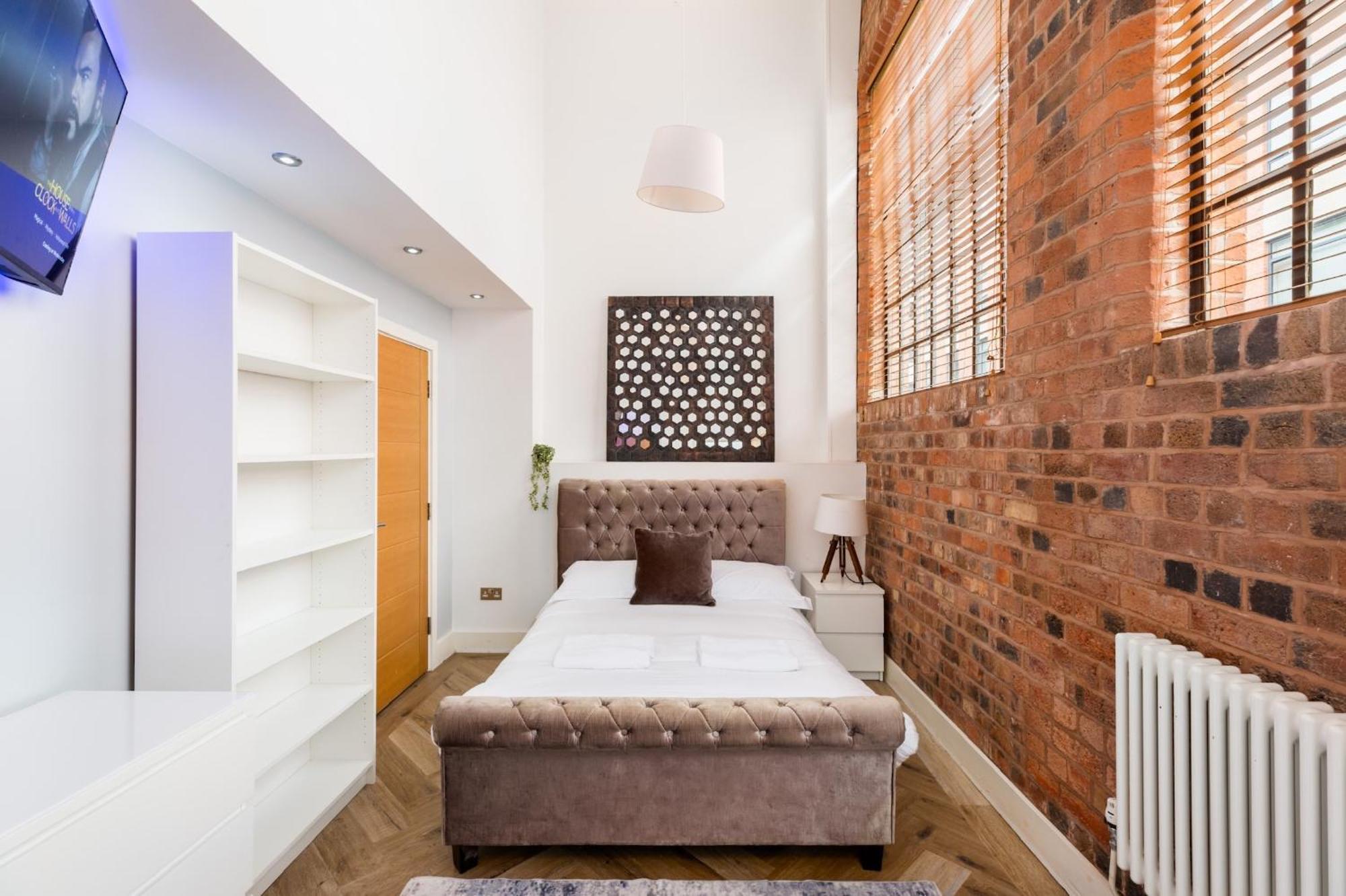 High End Luxury Townhouse In Jq, 4 Bedrooms, Flat Screen Tv In All Rooms, Free Parking, Near Birmingham City Centre Deposit Required Eksteriør billede