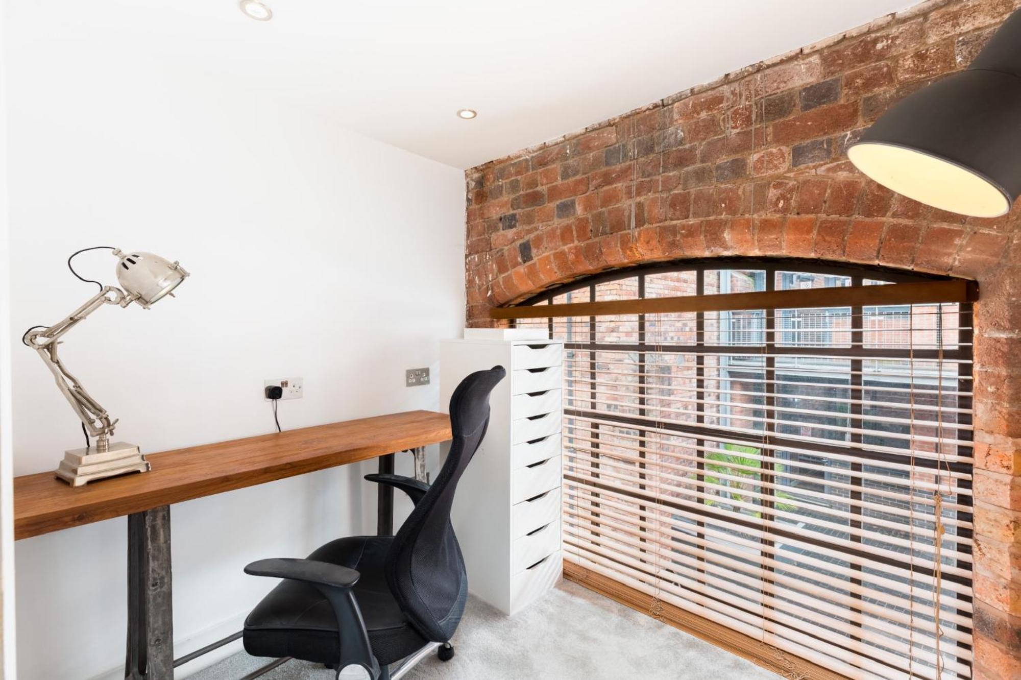 High End Luxury Townhouse In Jq, 4 Bedrooms, Flat Screen Tv In All Rooms, Free Parking, Near Birmingham City Centre Deposit Required Eksteriør billede