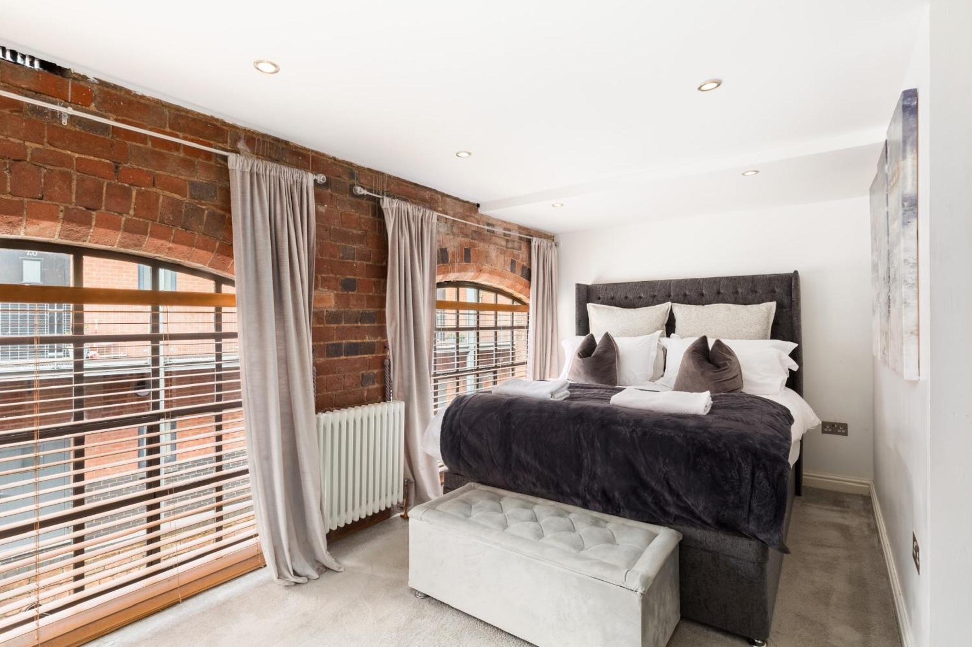 High End Luxury Townhouse In Jq, 4 Bedrooms, Flat Screen Tv In All Rooms, Free Parking, Near Birmingham City Centre Deposit Required Eksteriør billede
