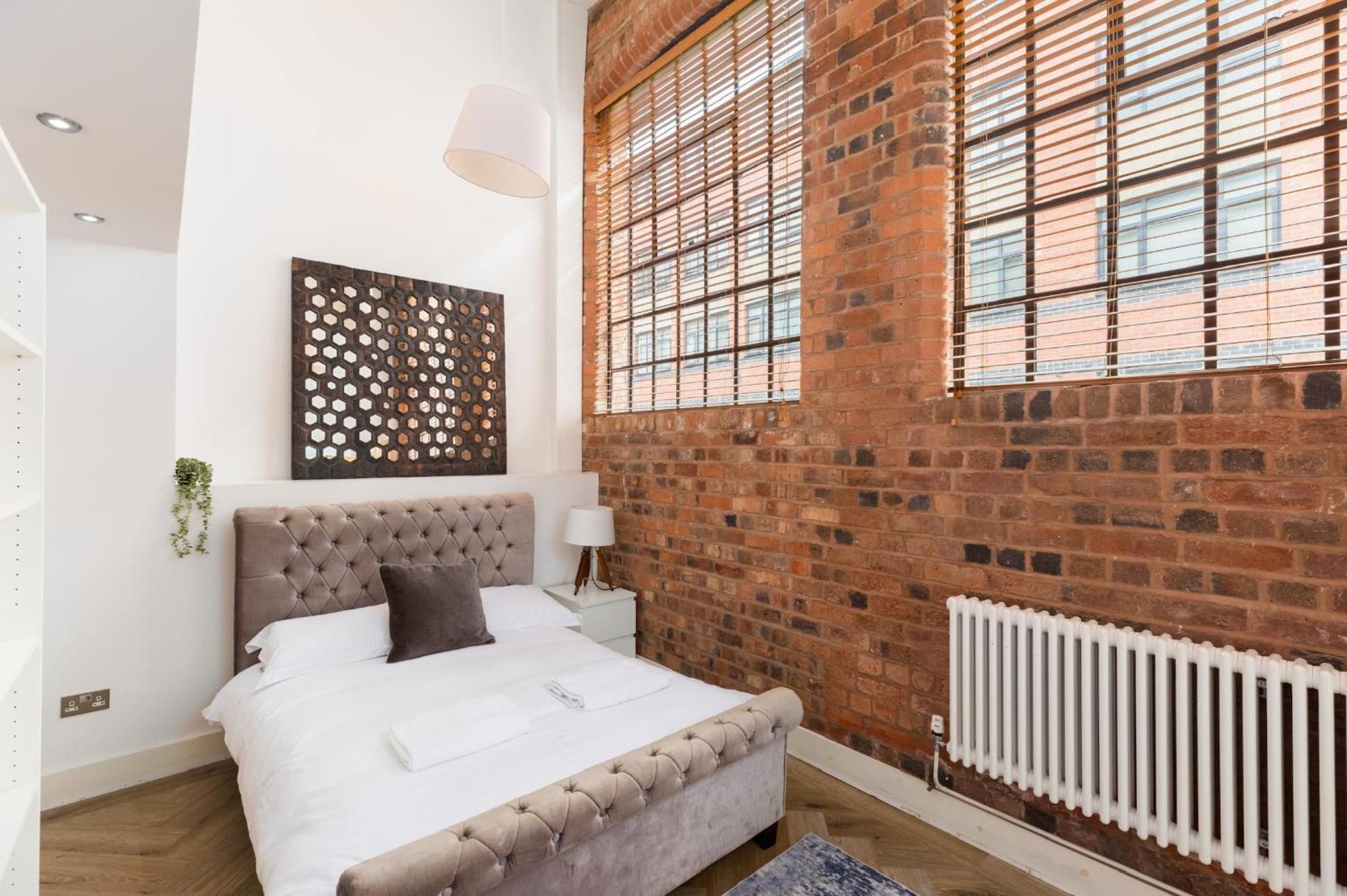 High End Luxury Townhouse In Jq, 4 Bedrooms, Flat Screen Tv In All Rooms, Free Parking, Near Birmingham City Centre Deposit Required Eksteriør billede