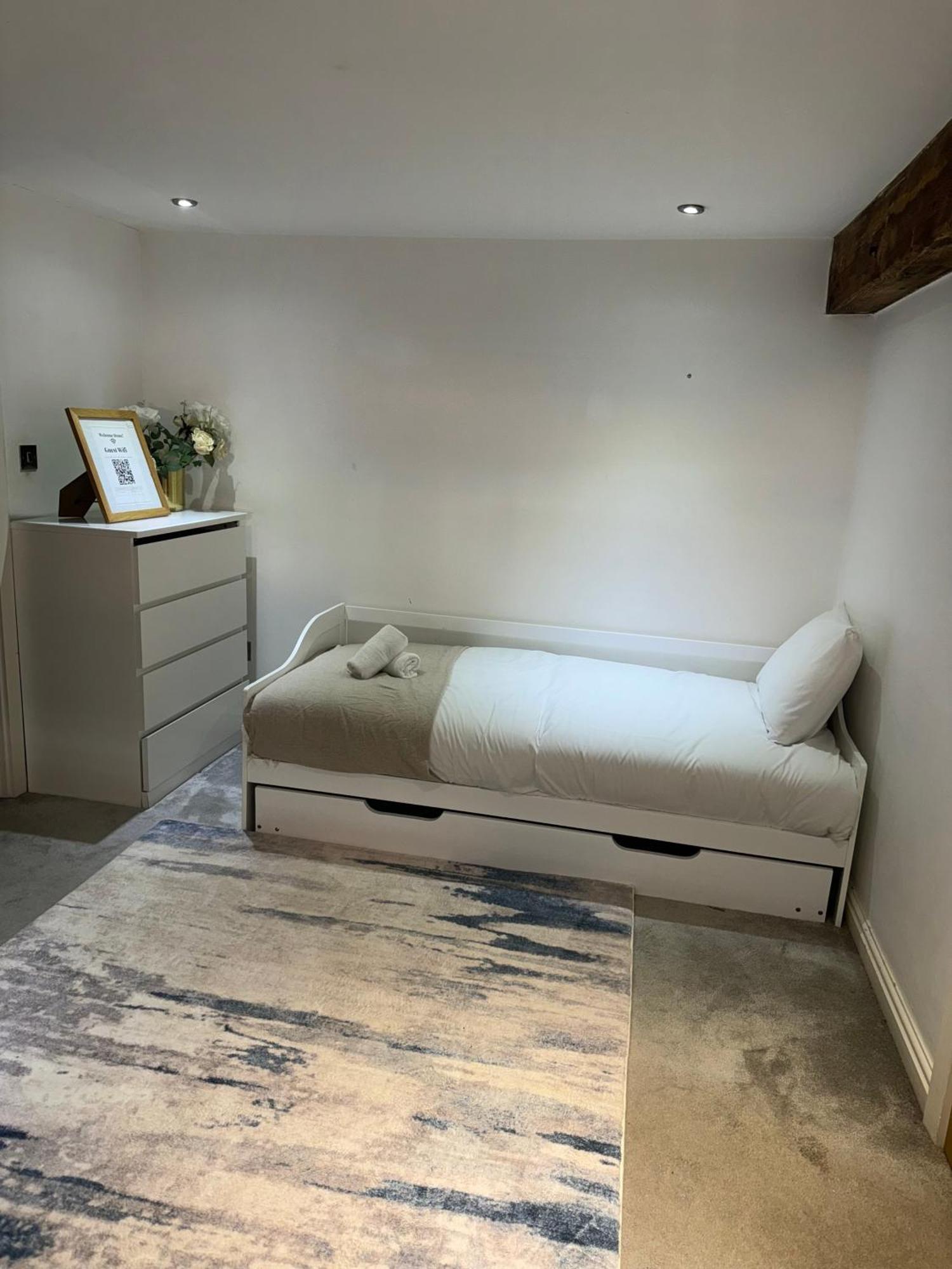High End Luxury Townhouse In Jq, 4 Bedrooms, Flat Screen Tv In All Rooms, Free Parking, Near Birmingham City Centre Deposit Required Eksteriør billede